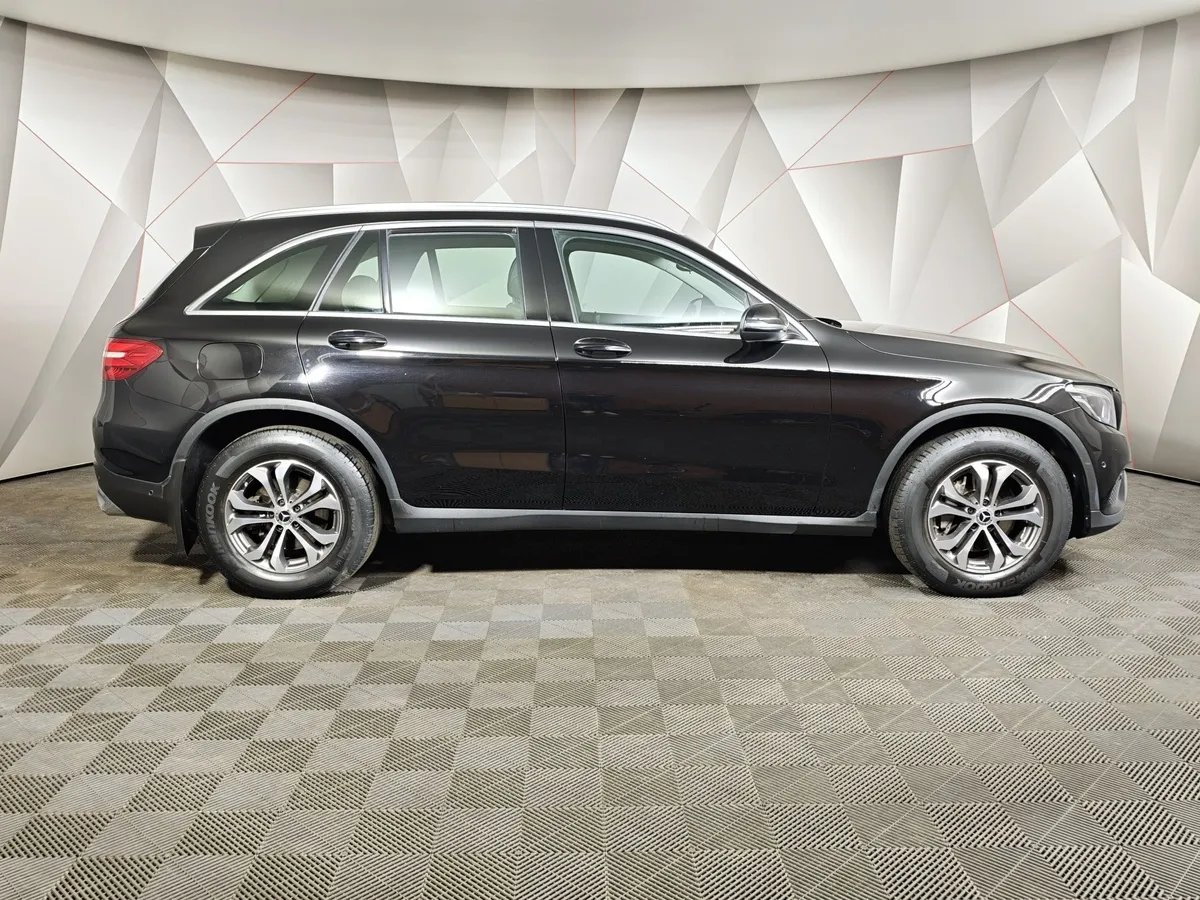Mercedes-Benz GLC 250 9G-TRONIC 4MATIC (211 л.с.) Premium Черный в АВИЛОН. Слайд №6