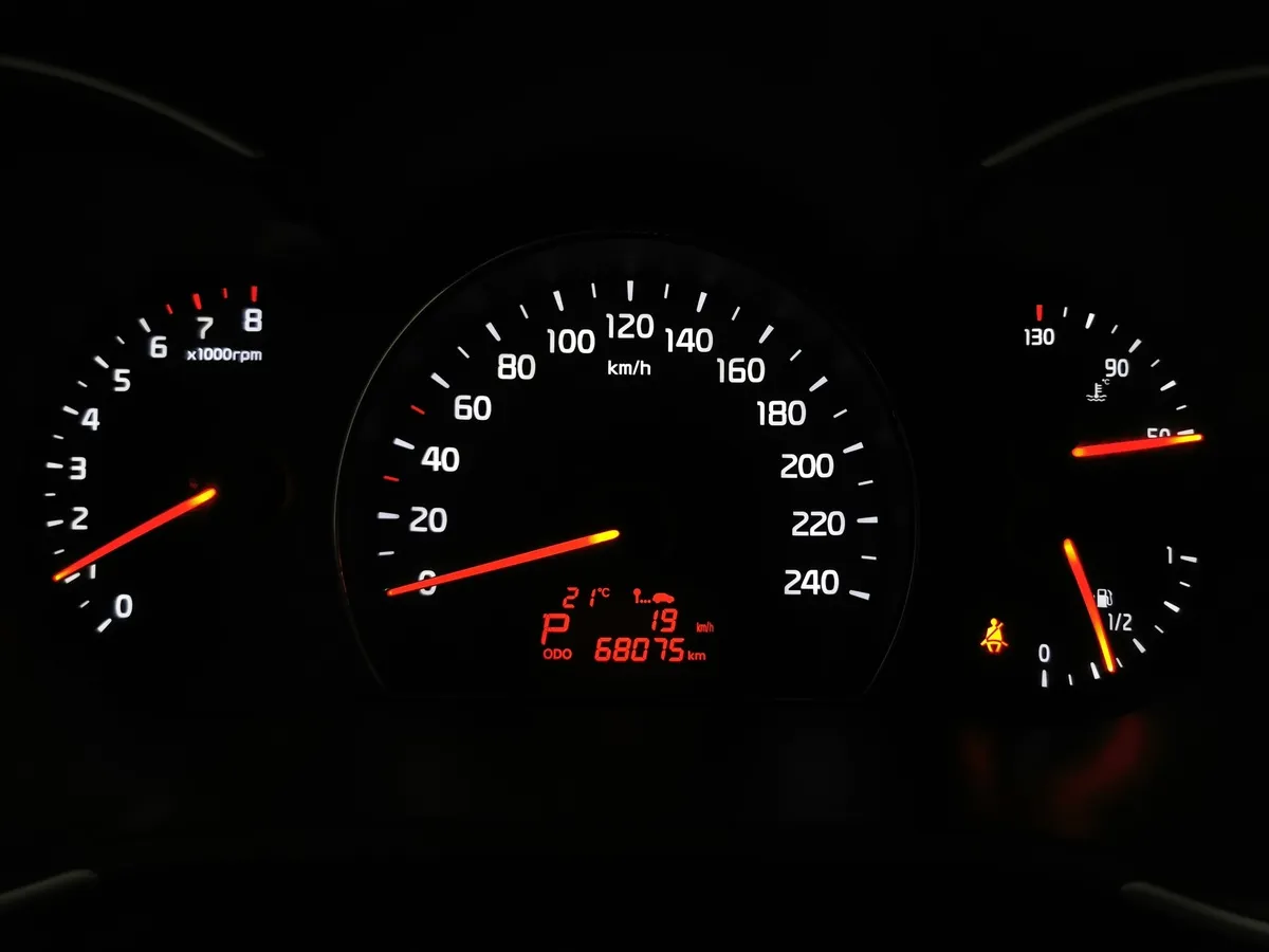 Kia Sorento 2.4 AT 4WD (175 л.с.) Comfort Белый в АВИЛОН. Слайд №16