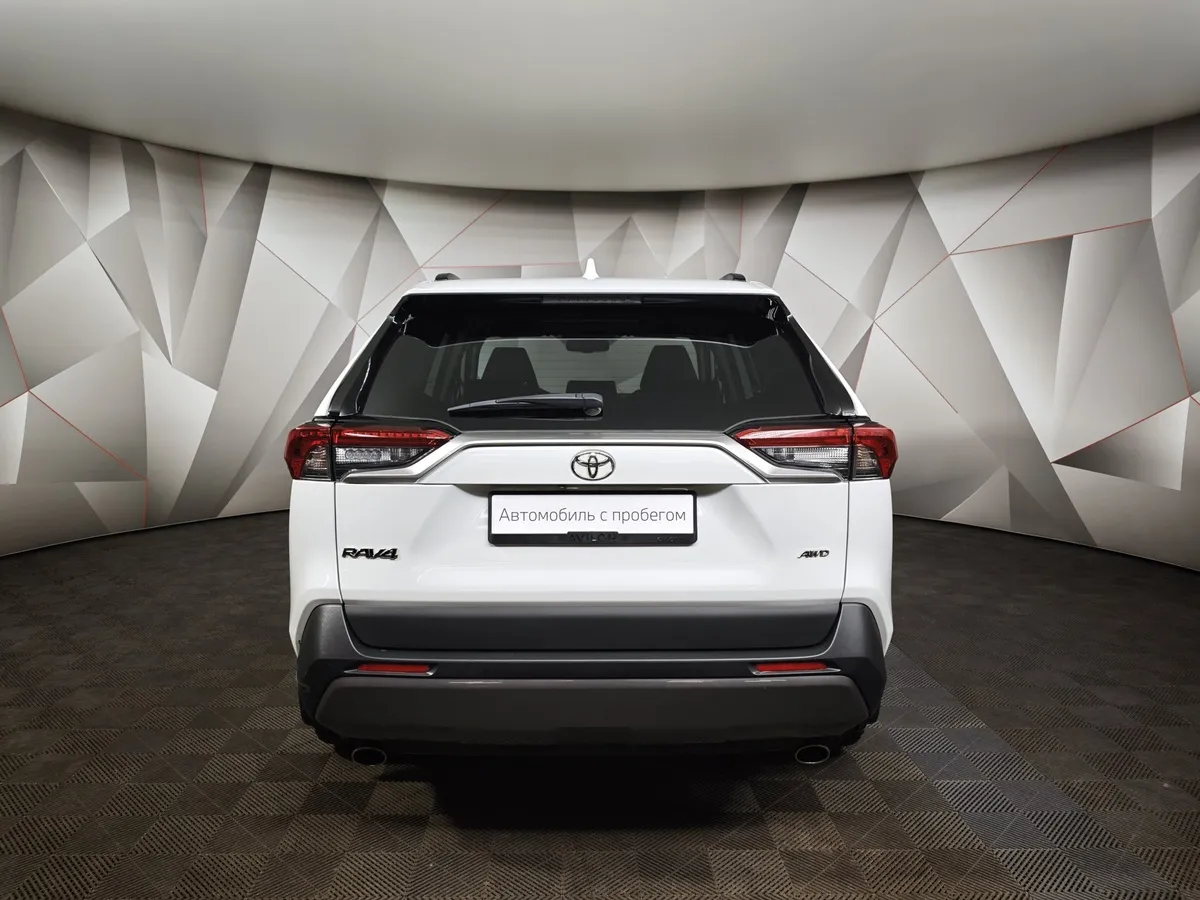 Toyota RAV4 2.0i CVT AWD (149 л.с.) Белый в АВИЛОН. Слайд №8