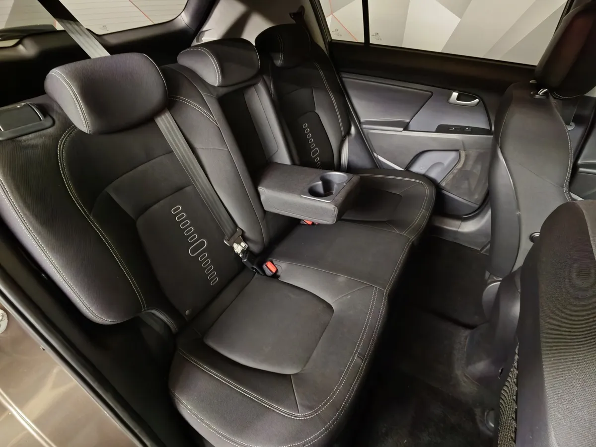 Kia Sportage 2.0 AT 4WD (150 л.с.) Luxe Коричневый в АВИЛОН. Слайд №17