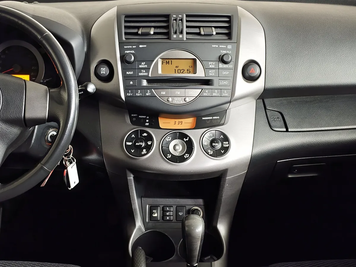 Toyota RAV4 2.0 AT AWD (152 л.с.) Черный в АВИЛОН. Слайд №15