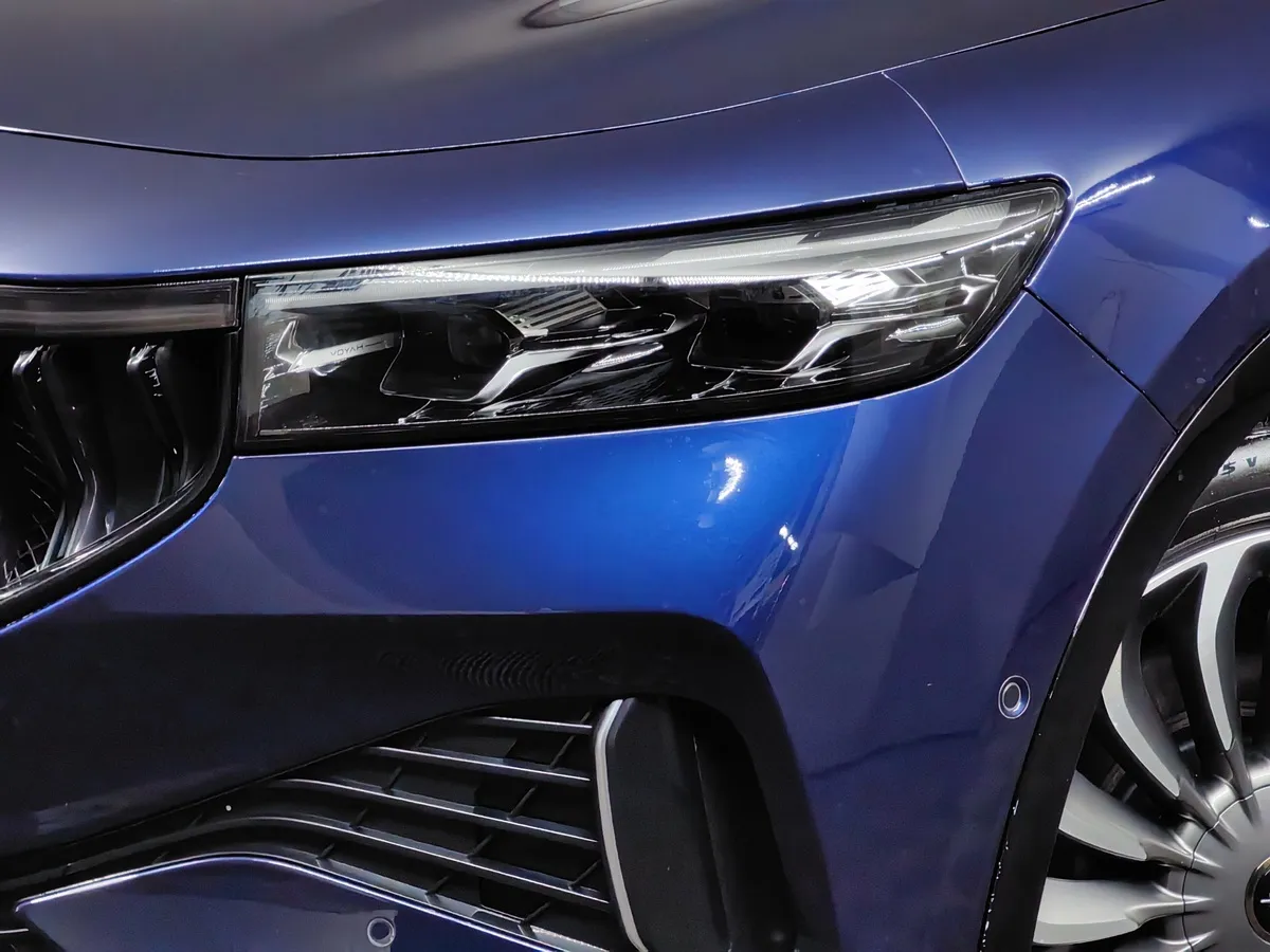 Voyah Free EVR Long Range 1.5 AT AWD (489 л.с.) Sport Синий в АВИЛОН. Слайд №10