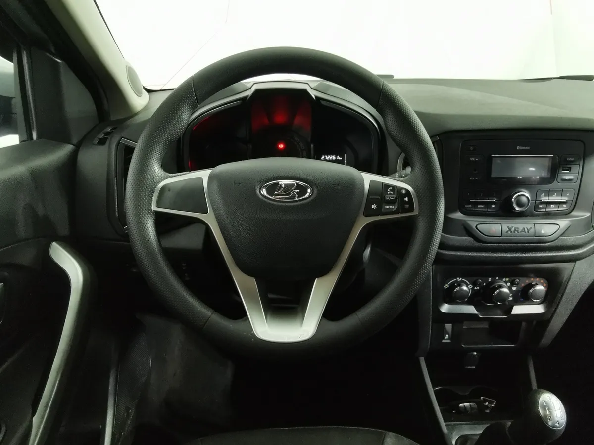 ВАЗ (Lada) XRAY 1.6 MT (106 л.с.) Серебристый в АВИЛОН. Слайд №19