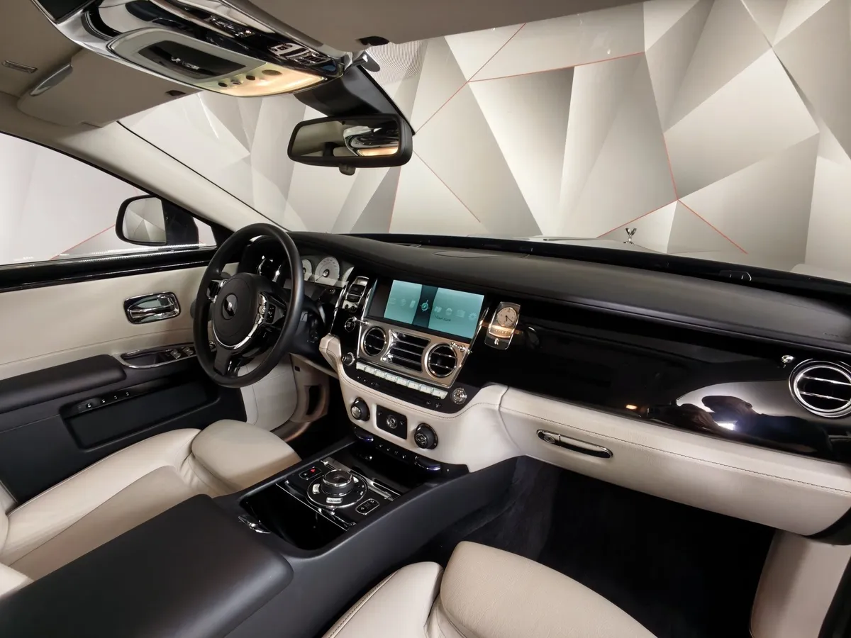 Rolls-Royce Ghost 6.6 AT (570 л.с.) Individual Серый в АВИЛОН. Слайд №13