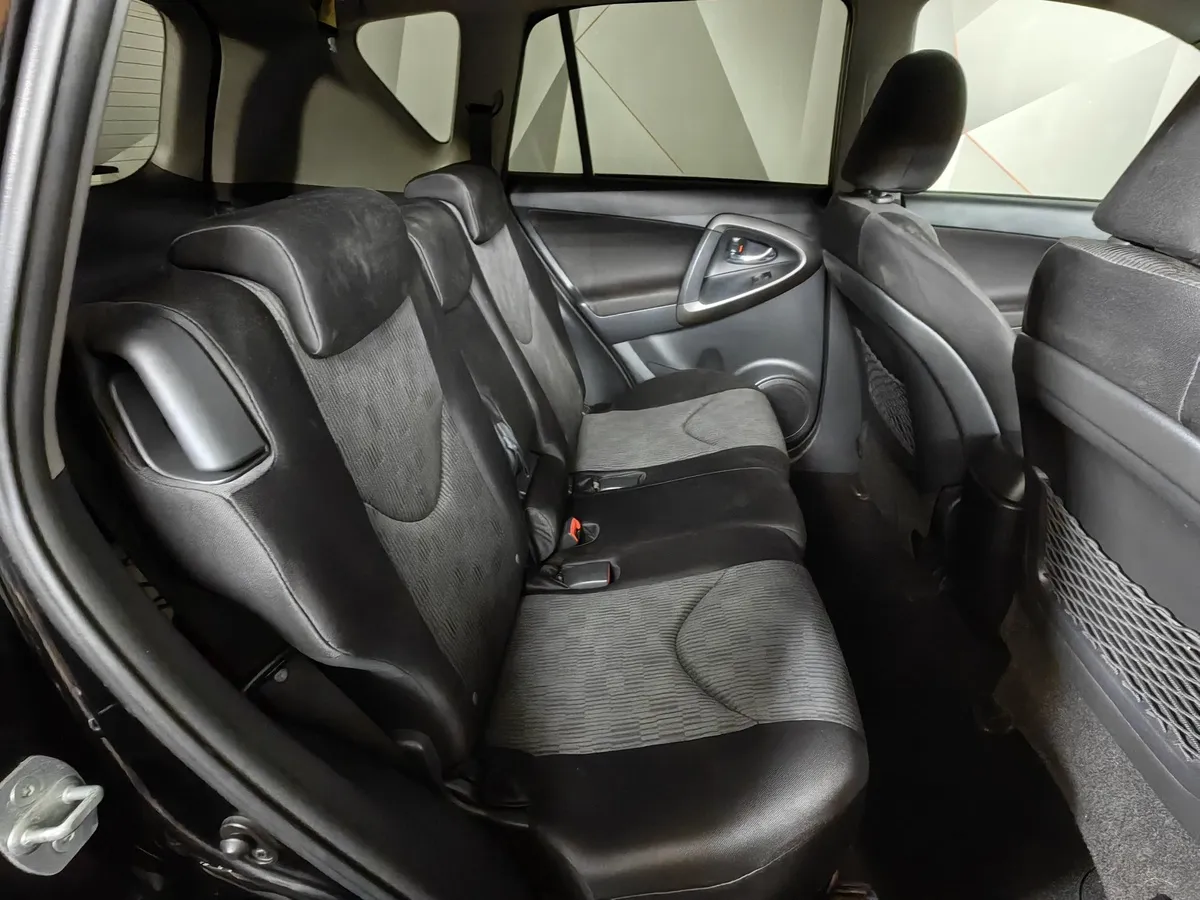 Toyota RAV4 2.0 CVT (158 л.с.) Черный в АВИЛОН. Слайд №14