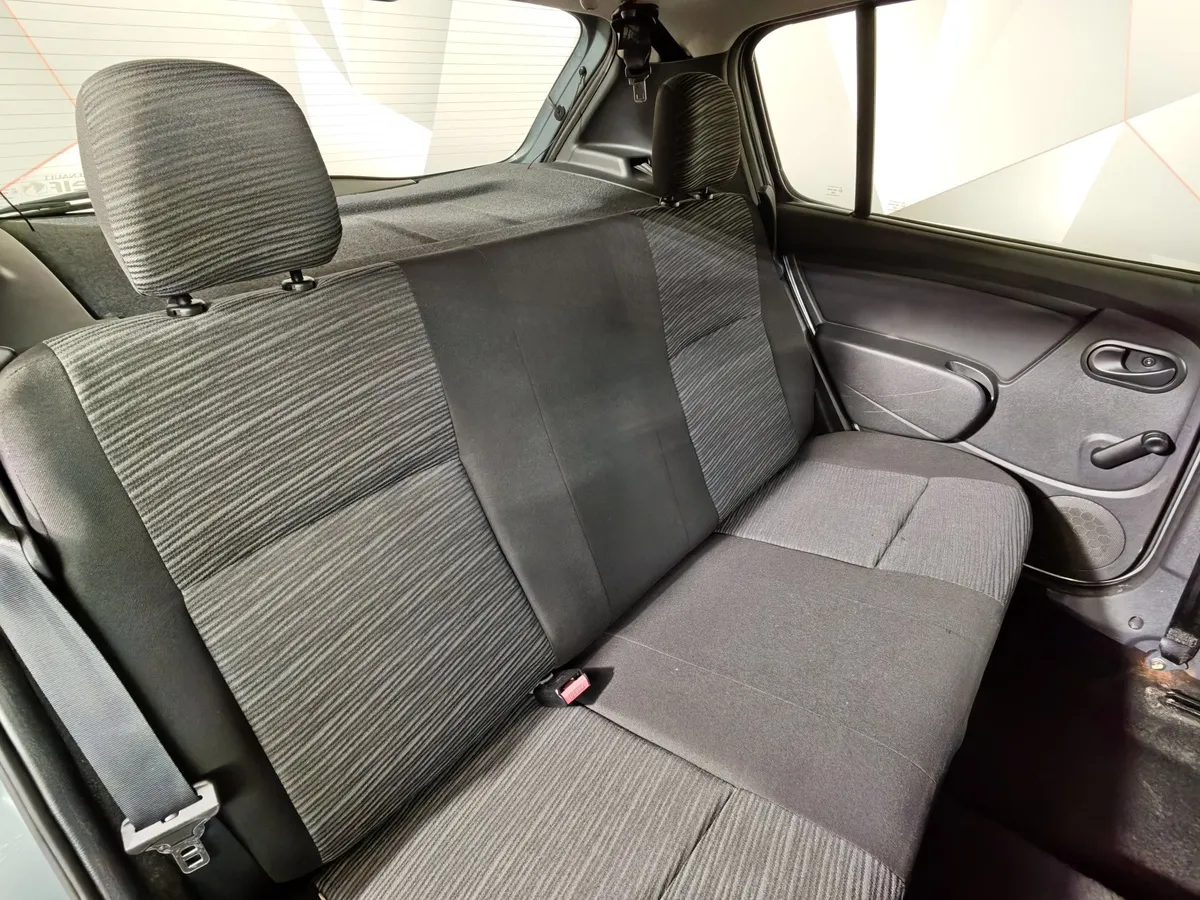 Renault Sandero 1.6 MT (84 л.с.) Синий в АВИЛОН. Слайд №17