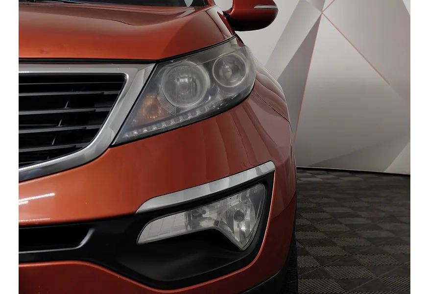 Kia Sportage 2.0 AT 4WD (150 л.с.) Luxe Оранжевый в АВИЛОН. Слайд №10