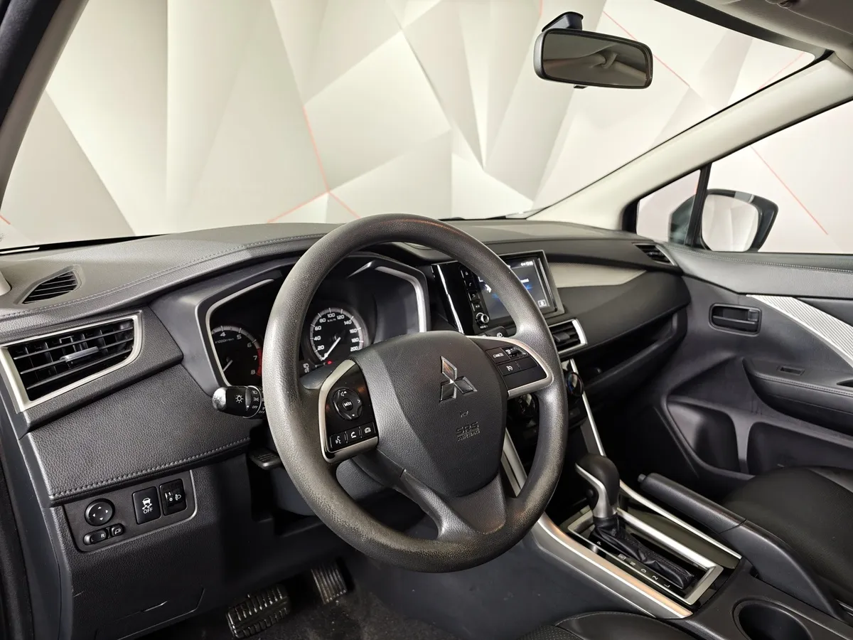 Mitsubishi Xpander 1.5 AT 2WD 7-Seat (105 л.с.) Medium Line Черный в АВИЛОН. Слайд №19