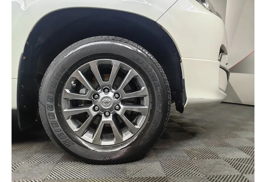 АВИЛОН - Toyota Land Cruiser Prado 2.8 D AT 4WD (5 мест) (177 л.с.) Комфорт Белый - slide 15