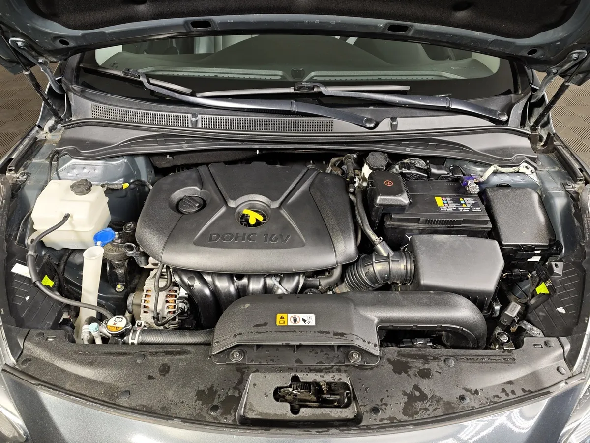 Hyundai i40 2.0 AT (150 л.с.) Business Серый в АВИЛОН. Слайд №11