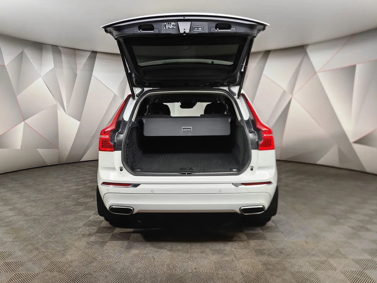 Volvo XC60 2.0 T5 AT AWD (249 л.с.) Momentum Белый в АВИЛОН. Слайд №12