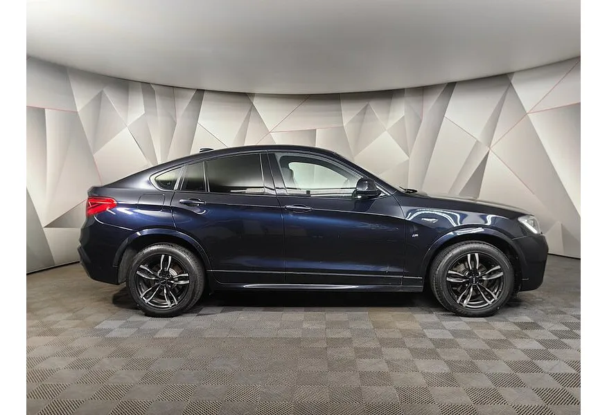 LIVE. Слайд №3