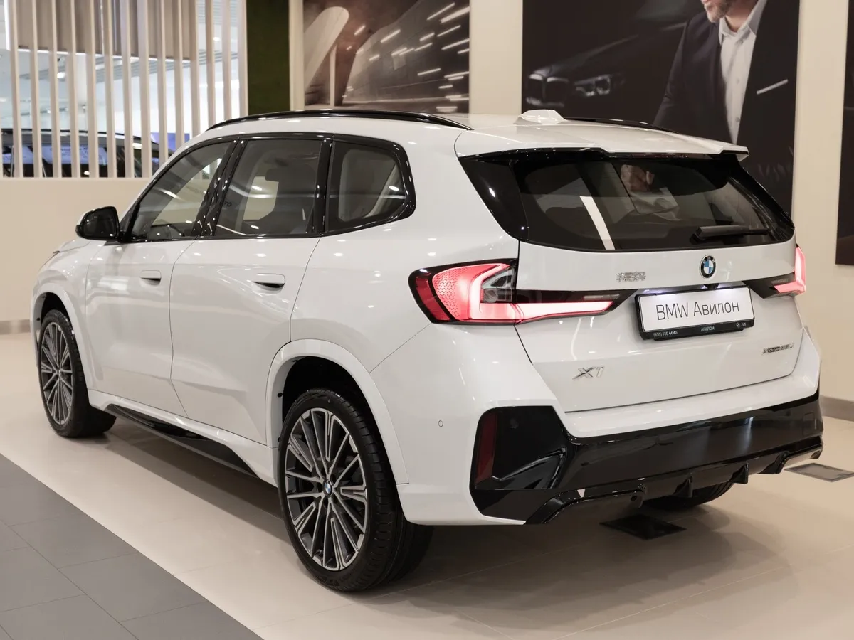 BMW X1 xDrive25 Li (204 л.с.) Белый в АВИЛОН. Слайд №6