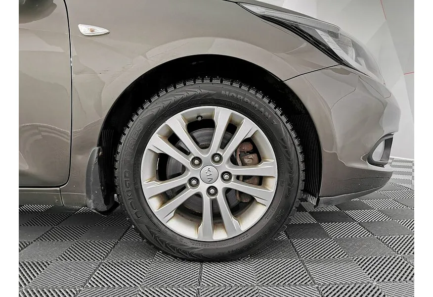 Kia Ceed 1.6 AT (122 л.с.) Коричневый в АВИЛОН. Слайд №9