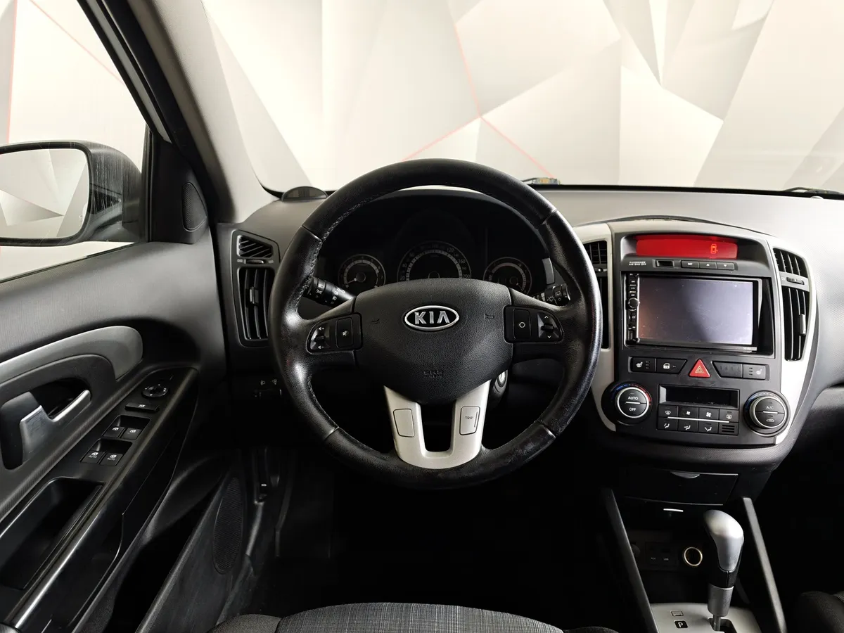 Kia Ceed 1.6 AT (122 л.с.) Luxe Белый в АВИЛОН. Слайд №19