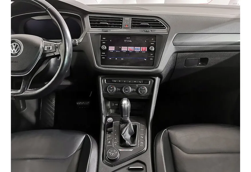 Volkswagen Tiguan 2.0 TSI 4Motion DSG (180 л.с.) Highline Серебристый в АВИЛОН. Слайд №14