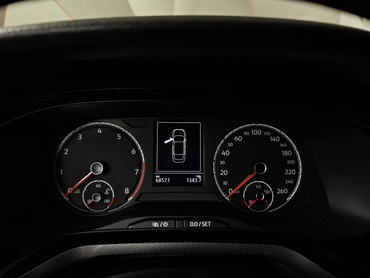 Volkswagen Polo 1.6 MPI AT (110 л.с.) Белый в АВИЛОН. Слайд №18