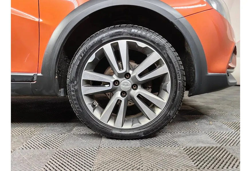 ВАЗ (Lada) Vesta 1.8 AMT (122 л.с.) Оранжевый в АВИЛОН. Слайд №9