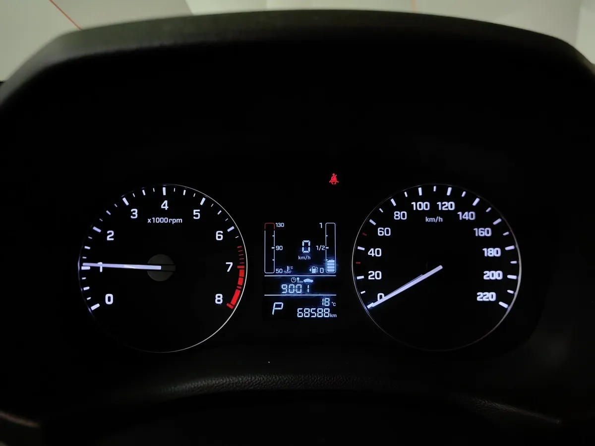 Hyundai Creta 1.6 AT AWD (121 л.с.) Comfort Plus + Advanced Серебристый в АВИЛОН. Слайд №18