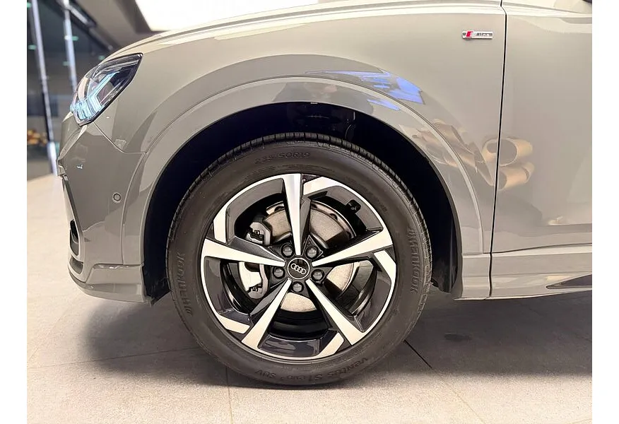 Audi Q3 35 1.5 TFSI S-tronic (160 л.с.) Fashion Dynamic Edition Серый в АВИЛОН. Слайд №21