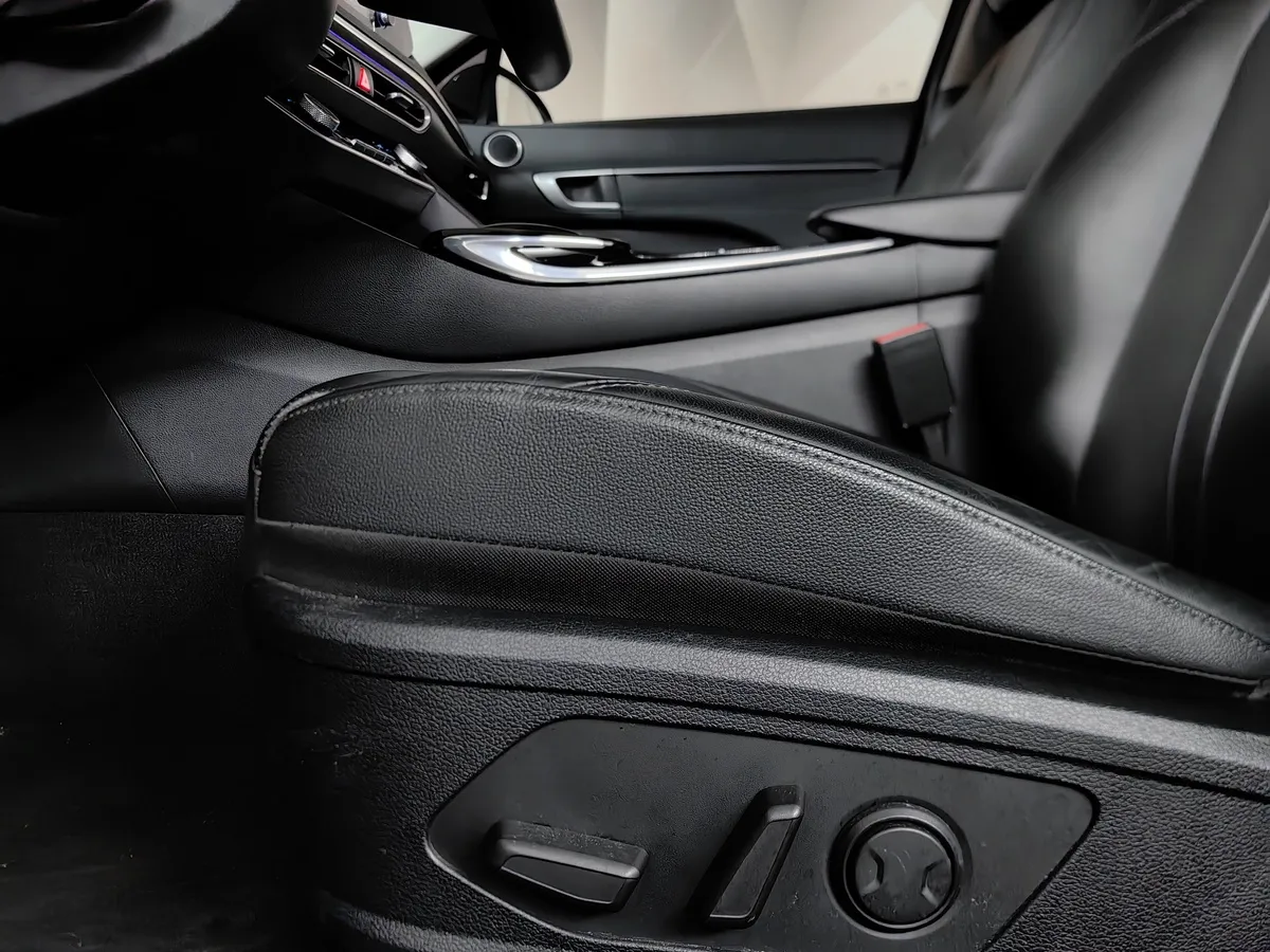 Hyundai Sonata 2.5 MPI (180 л.с.) Online Черный в АВИЛОН. Слайд №22