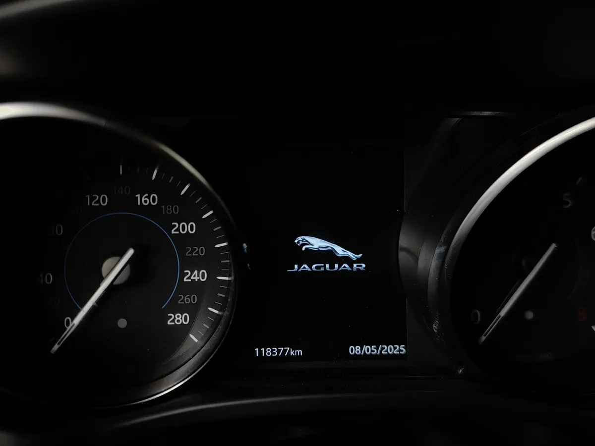 Jaguar F-Pace 2.0 AT AWD (249 л.с.) Prestige Черный в АВИЛОН. Слайд №17