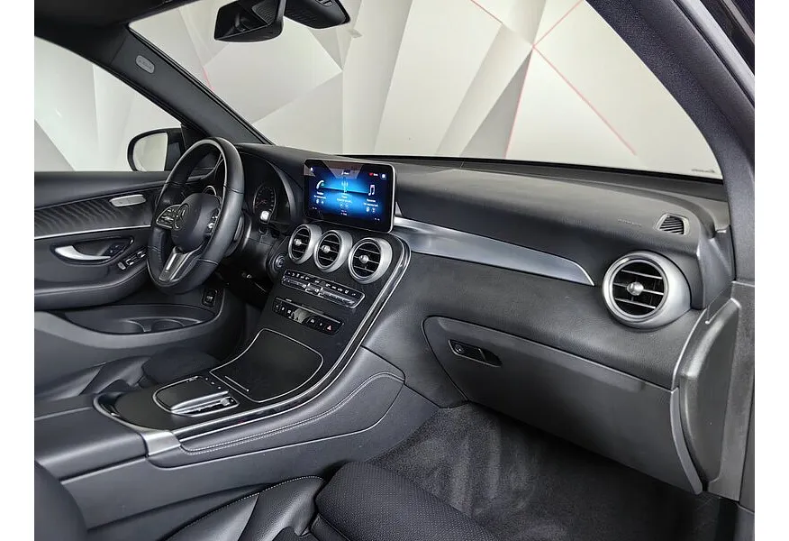 Mercedes-Benz GLC 200 9G-TRONIC 4MATIC (197 л.с.) Premium Черный в АВИЛОН. Слайд №13