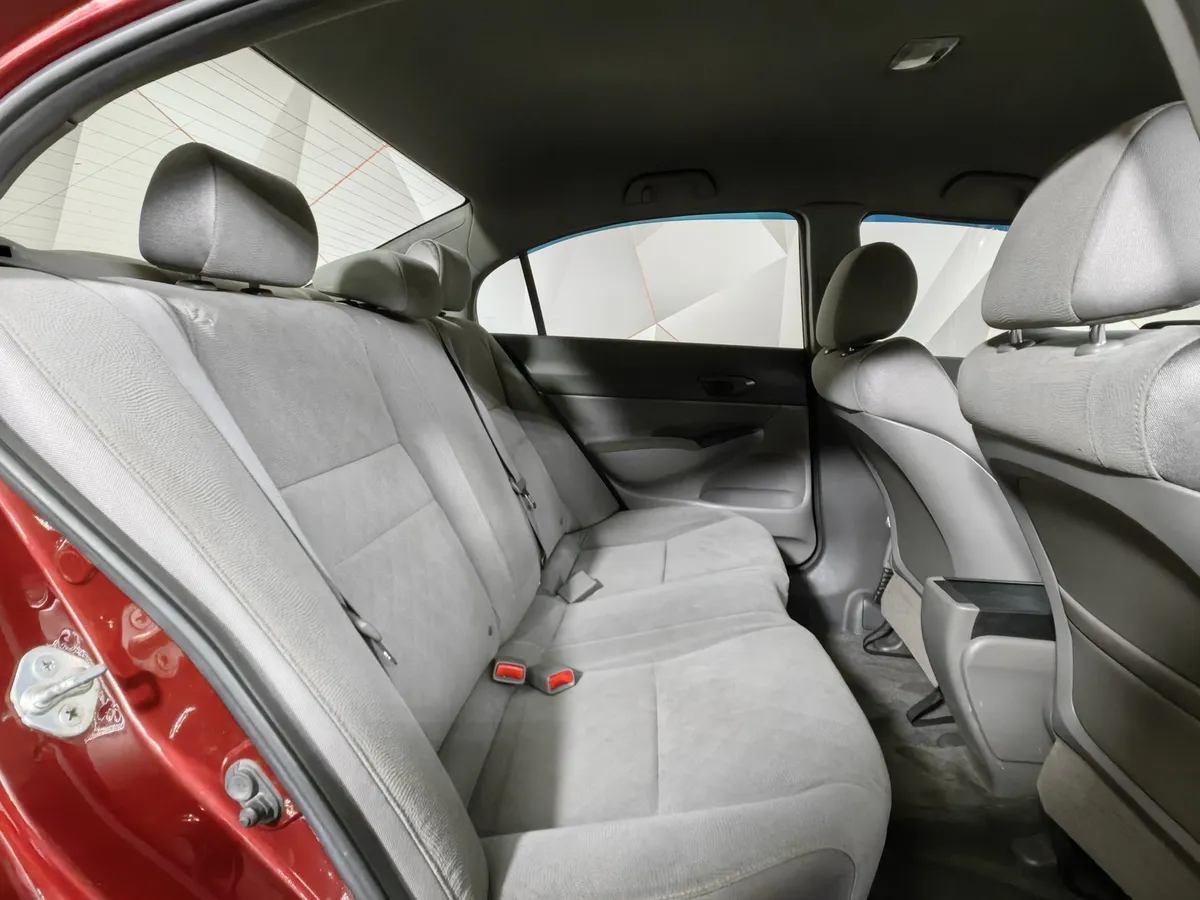 Honda Civic 1.8 AT (140 л.с.) Красный в АВИЛОН. Слайд №15