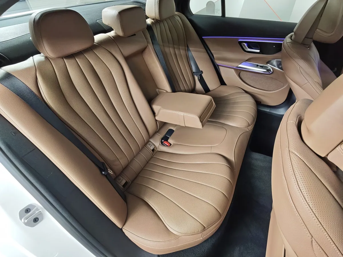Mercedes-Benz E-Класс E 300 4MATIC (258 л.с.) Белый в АВИЛОН. Слайд №17