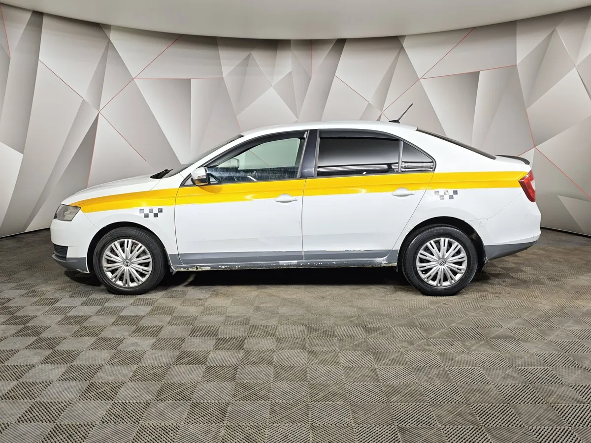 Skoda Rapid 1.6 AT (110 л.с.) Белый в АВИЛОН. Слайд №5