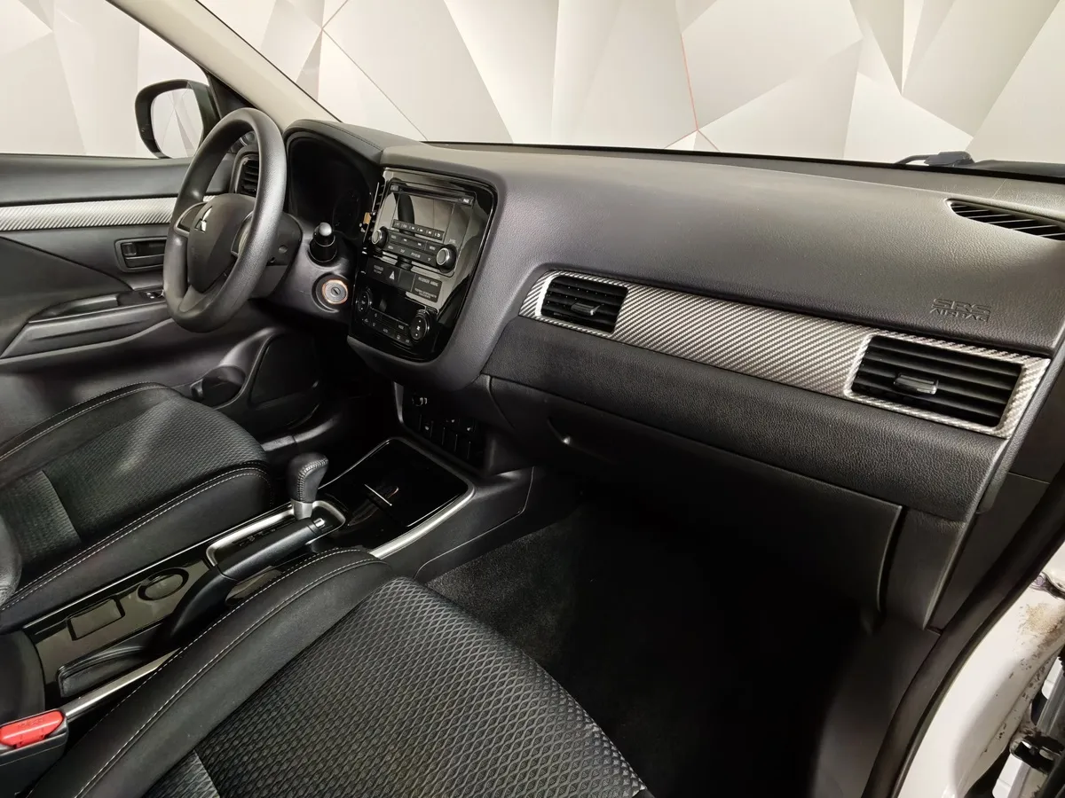 Mitsubishi Outlander 2.0 CVT (146 л.с.) Invite Белый в АВИЛОН. Слайд №13