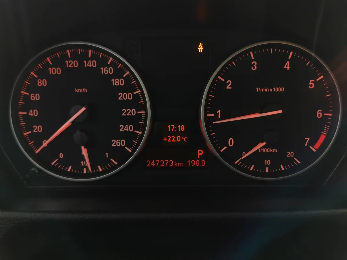 BMW X1 sDrive18i AT (150 л.с.) Коричневый в АВИЛОН. Слайд №13