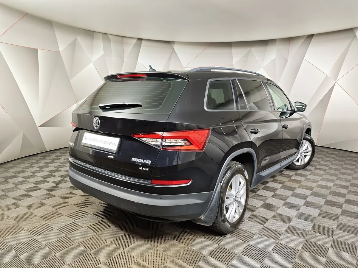 Skoda Kodiaq 2.0 TSI DSG 4X4 (180 л.с.) Черный в АВИЛОН. Слайд №2