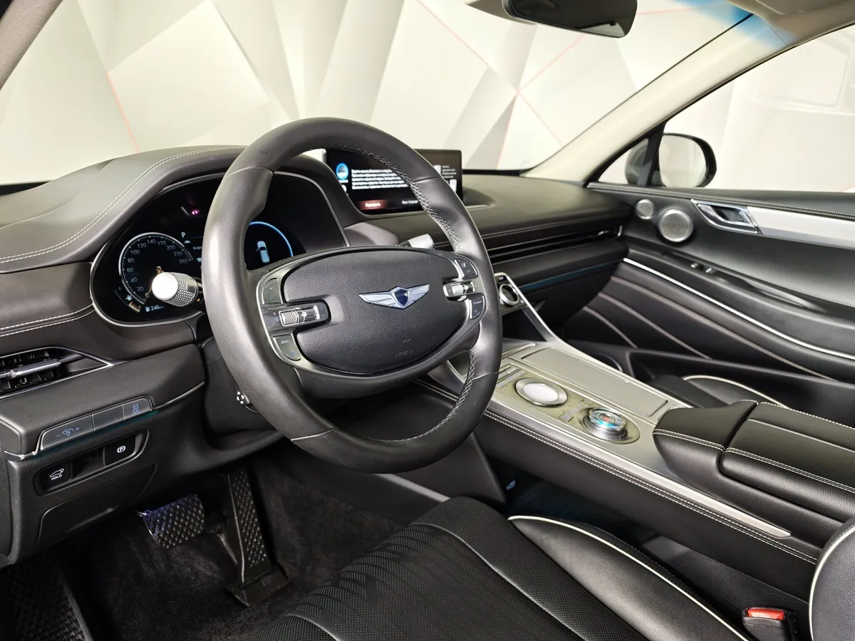 Genesis GV80 2.5 T-GDI 8AT 4WD 7 мест (249 л.с.) Premium + Comfort Серый в АВИЛОН. Слайд №19