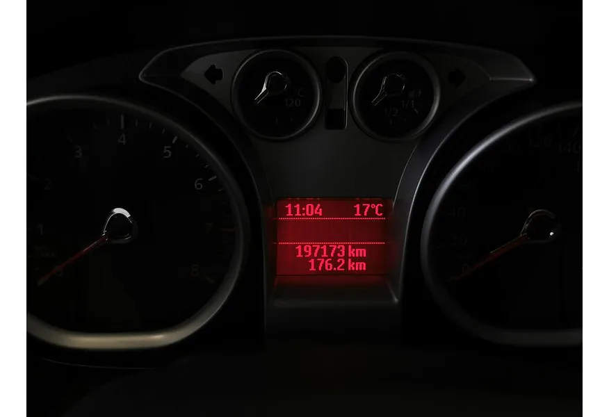 Ford Focus 1.6 MT (116 л.с.) Ghia Серый в АВИЛОН. Слайд №17