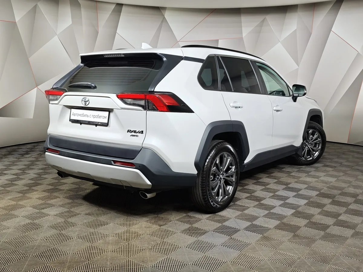 Toyota RAV4 2.0i CVT AWD (171 л.с.) Adventure Ultimate Белый в АВИЛОН. Слайд №2