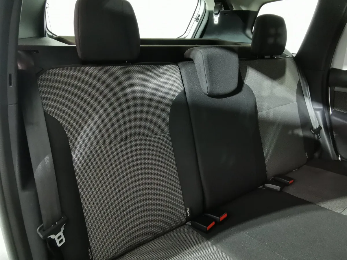 Renault Duster 2.0 MT 4x4 (143 л.с.) Серый в АВИЛОН. Слайд №16