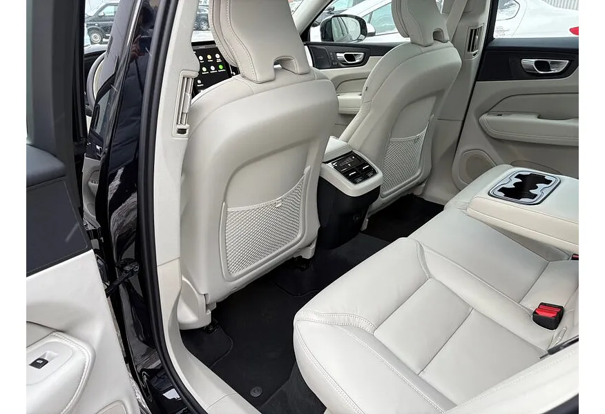 Volvo XC60 2.0 B5 8AT AWD (250 л.с.) Ultra Dark Черный в АВИЛОН. Слайд №6