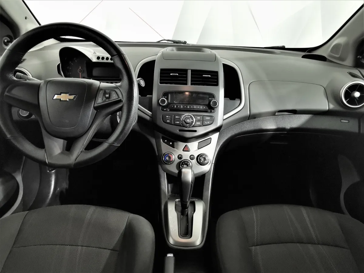 Chevrolet Aveo 1.6 AT (115 л.с.) Белый в АВИЛОН. Слайд №13