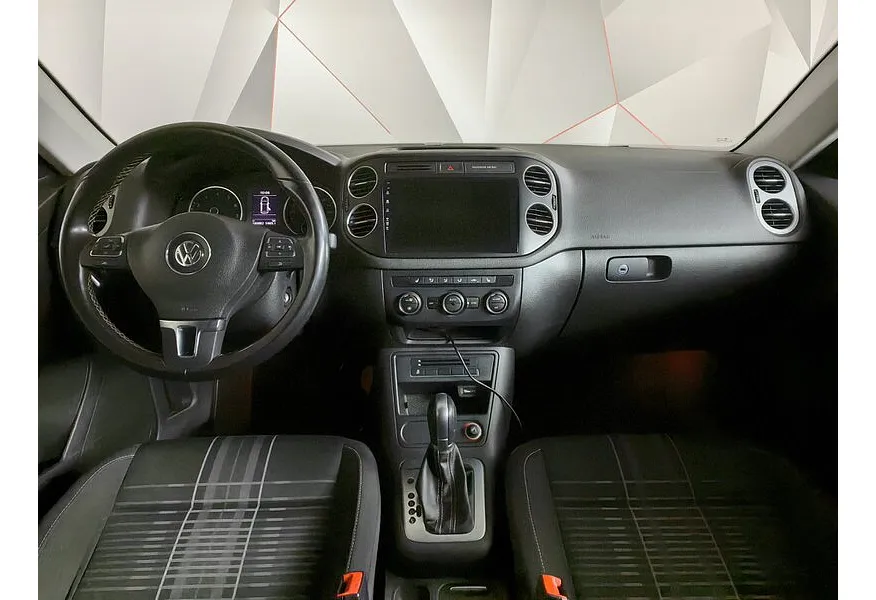 Volkswagen Tiguan 2.0 TSI 4Motion AT (180 л.с.) CLUB Серый в АВИЛОН. Слайд №13