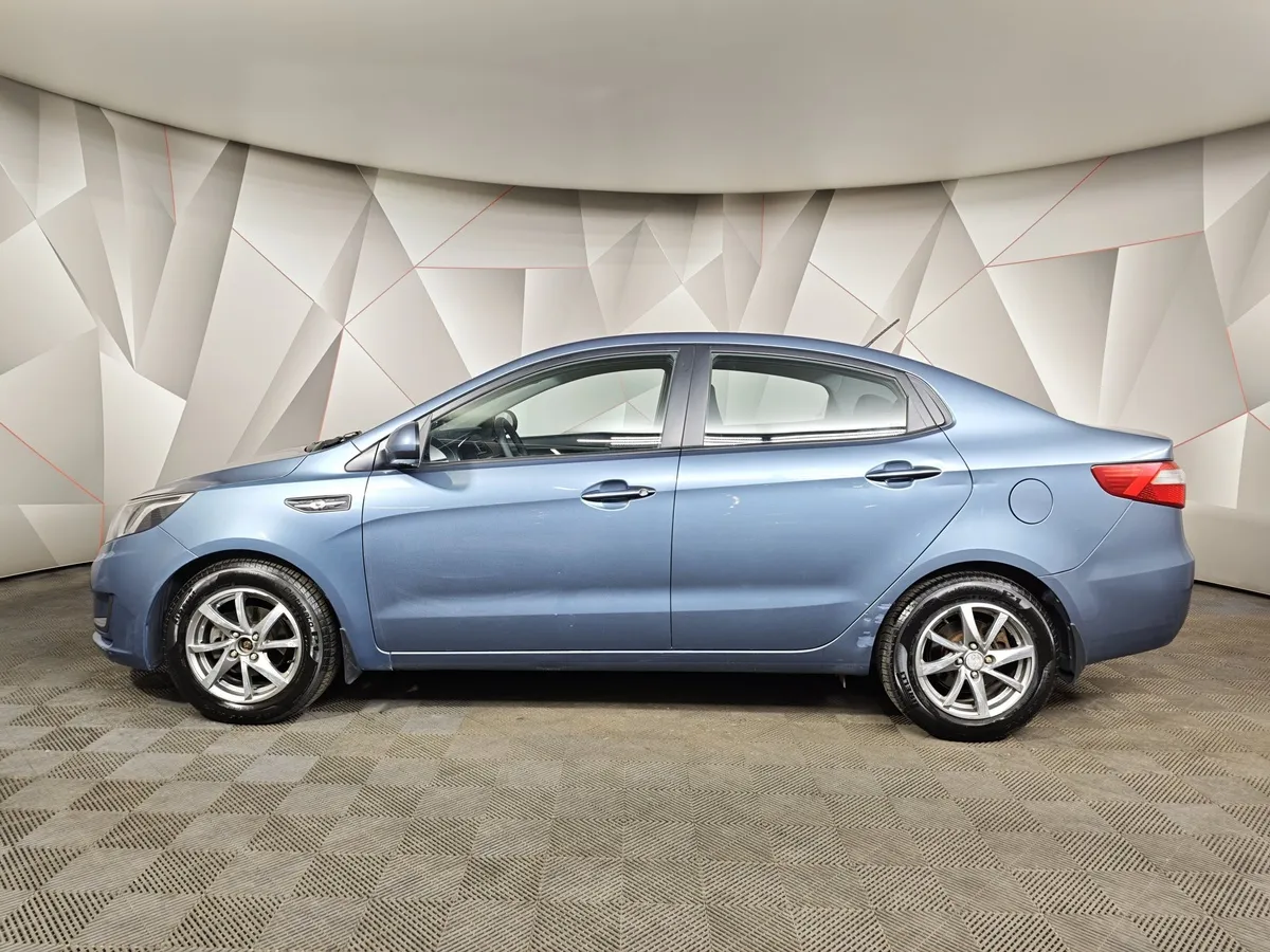 Kia Rio 1.4 AT (107 л.с.) Голубой в АВИЛОН. Слайд №5