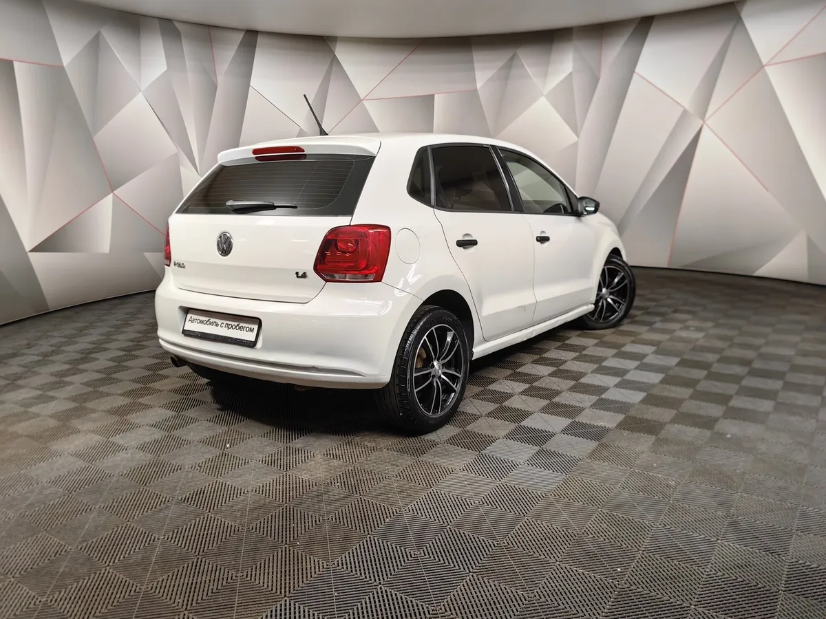 Volkswagen Polo 1.4 MT (80 л.с.) Белый в АВИЛОН. Слайд №2