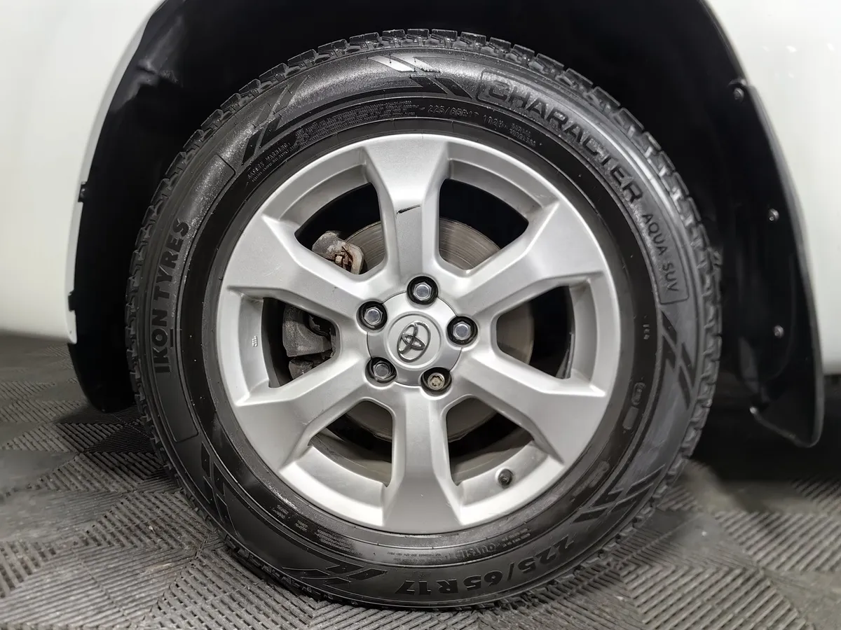 Toyota RAV4 2.0 CVT (158 л.с.) Белый в АВИЛОН. Слайд №9