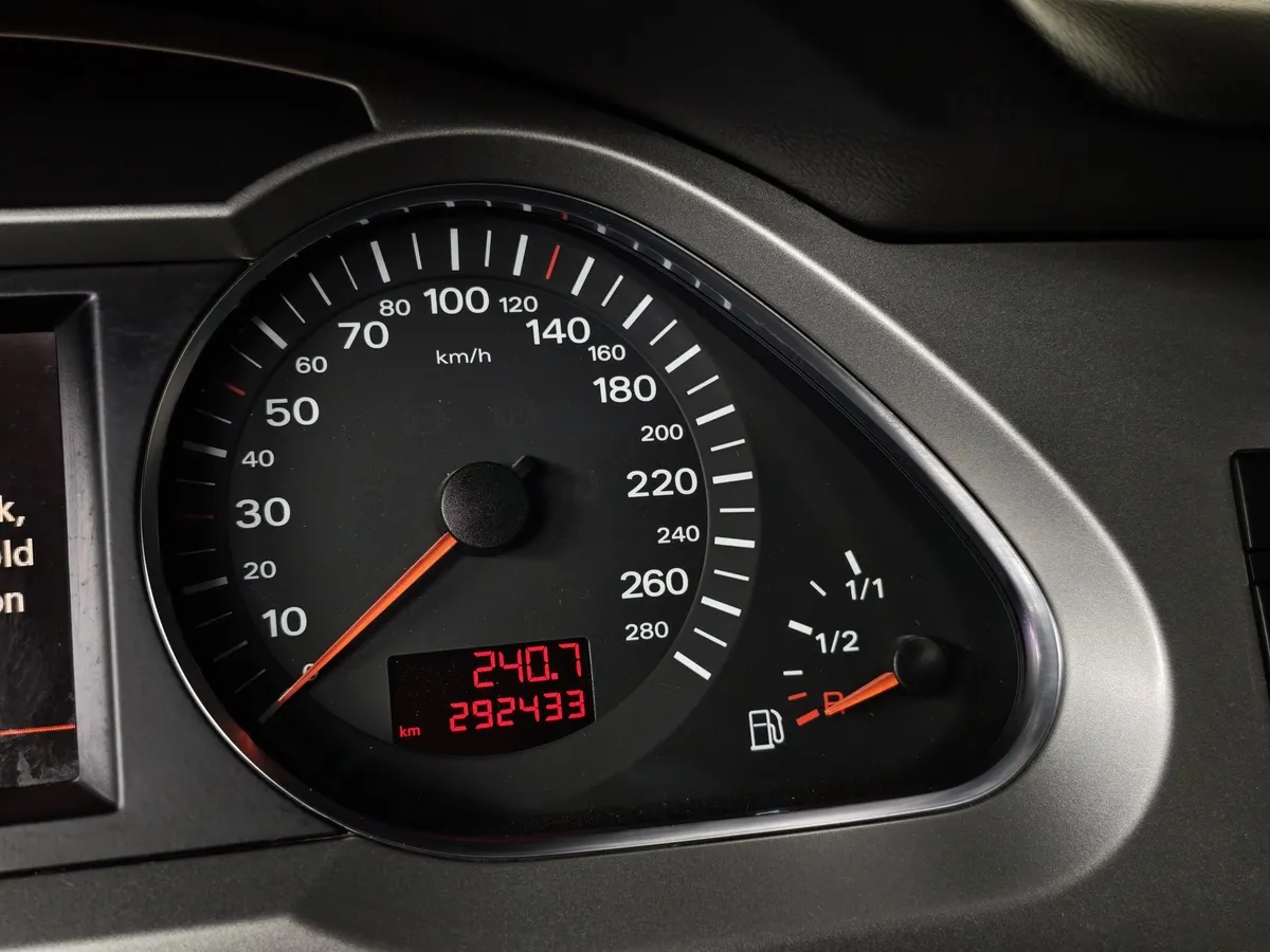 Audi A6 3.2 FSI tiptronic quattro (255 л.с.) Черный в АВИЛОН. Слайд №17