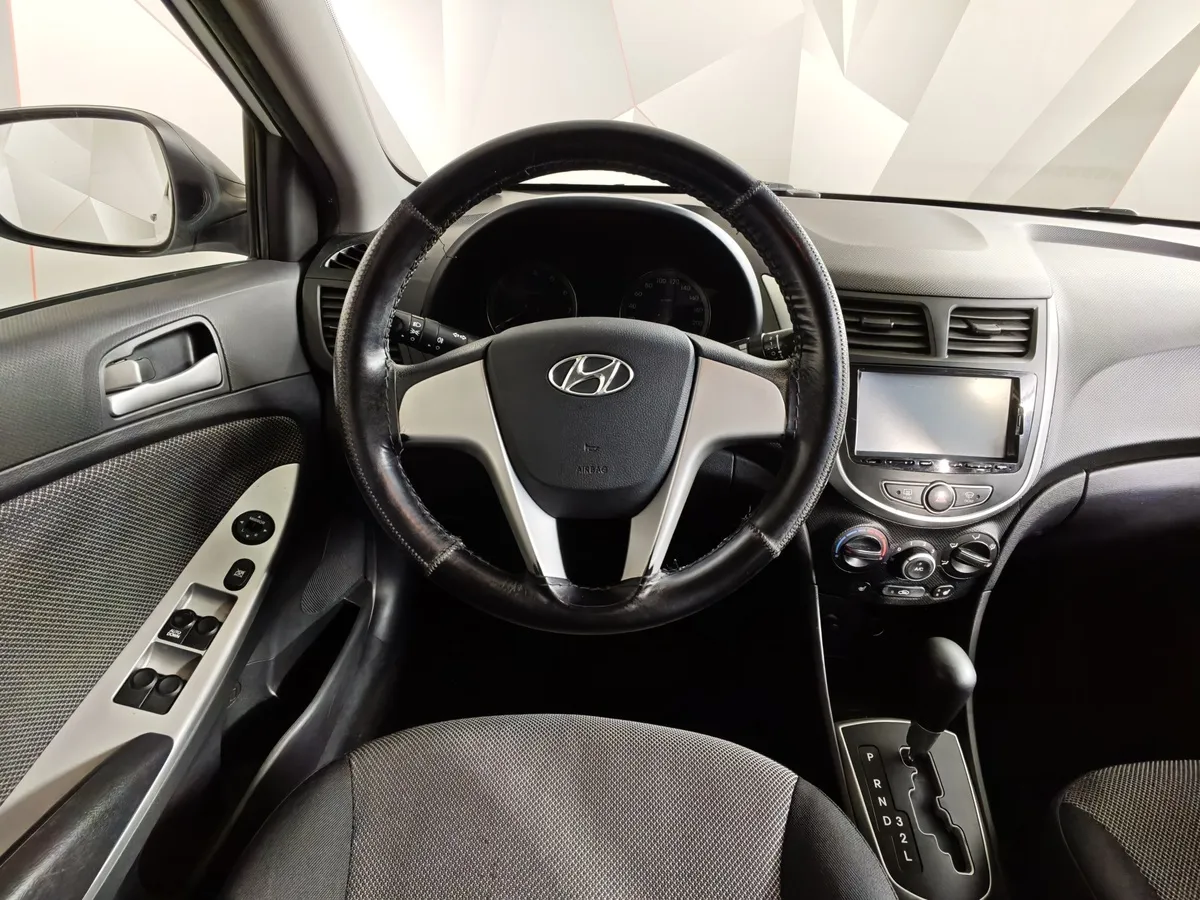 Hyundai Solaris 1.6 AT (123 л.с.) Optima Белый в АВИЛОН. Слайд №20