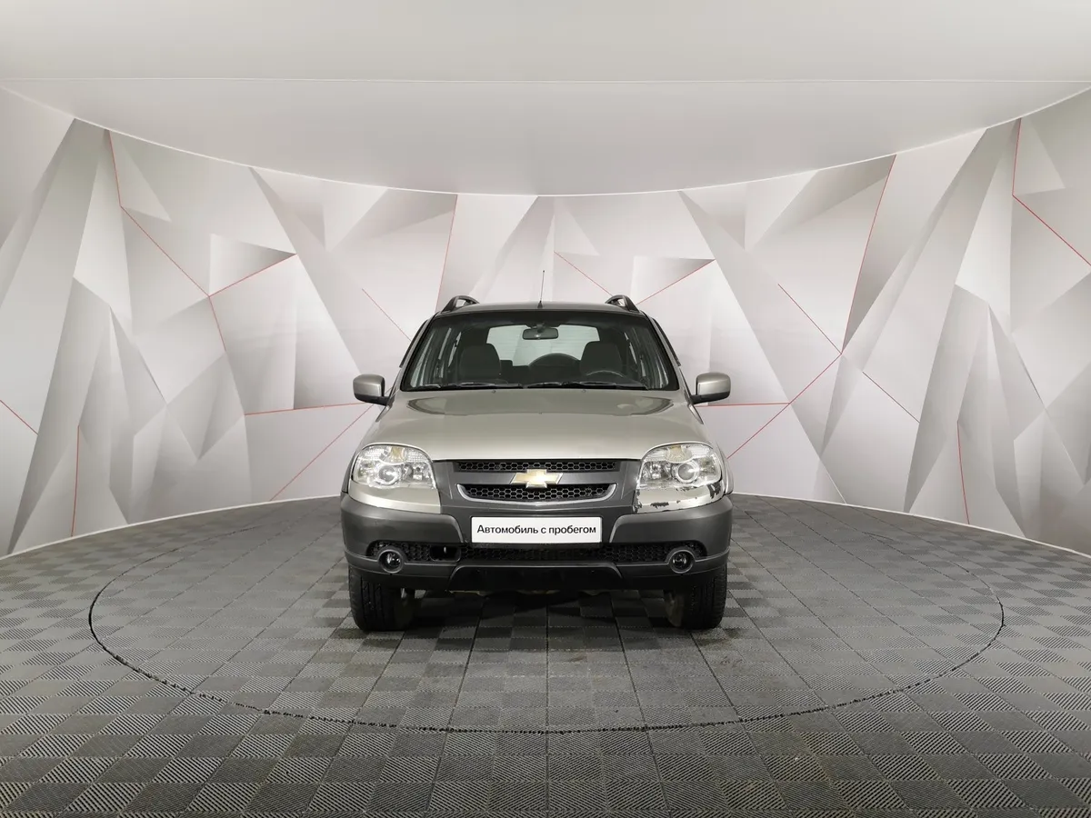 Chevrolet Niva 1.7 MT (80 л.с.) Коричневый в АВИЛОН. Слайд №7