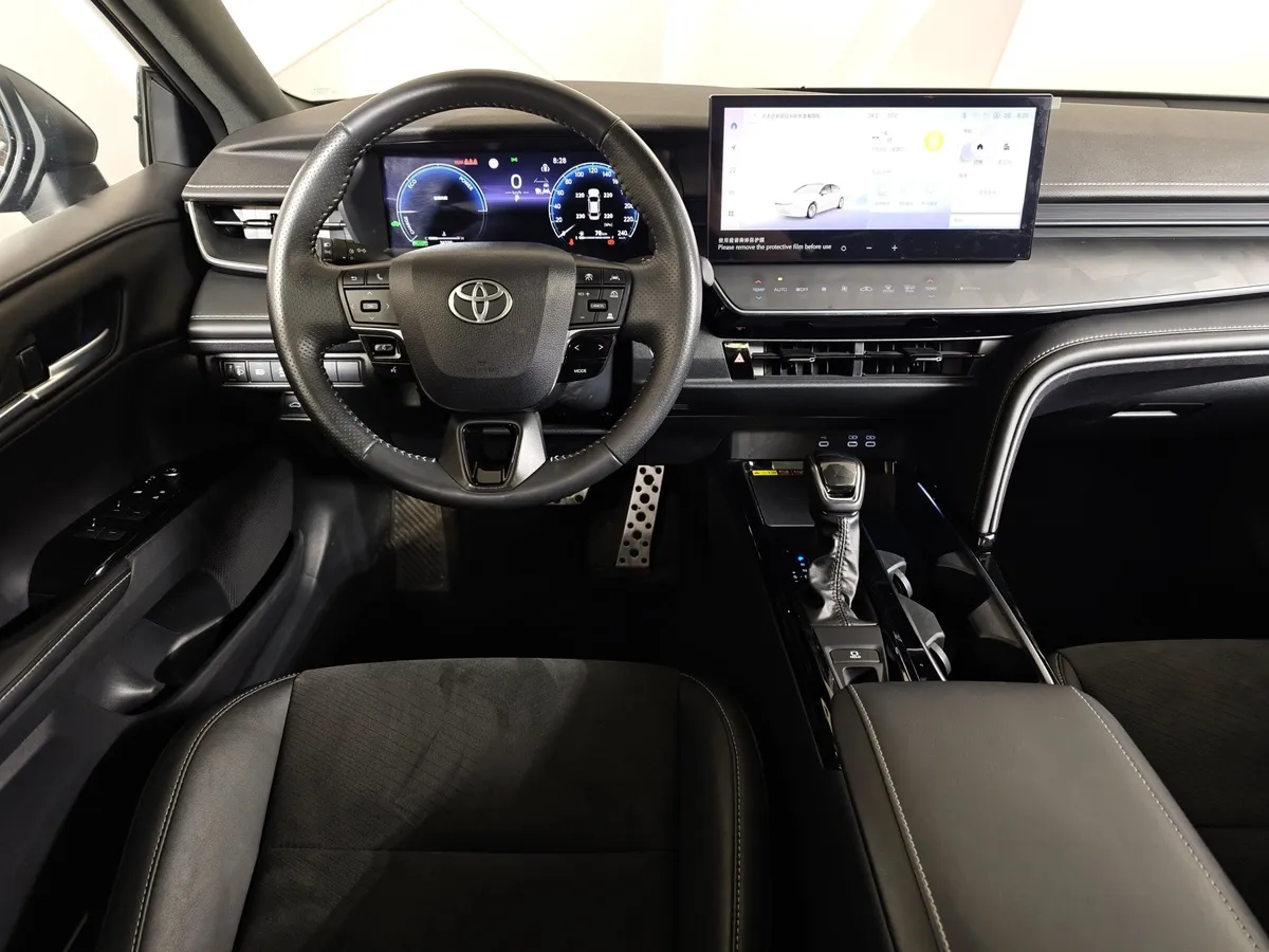 Toyota Camry 2.0h CVT (197 л.с.) Sport Plus Черный в АВИЛОН. Слайд №20