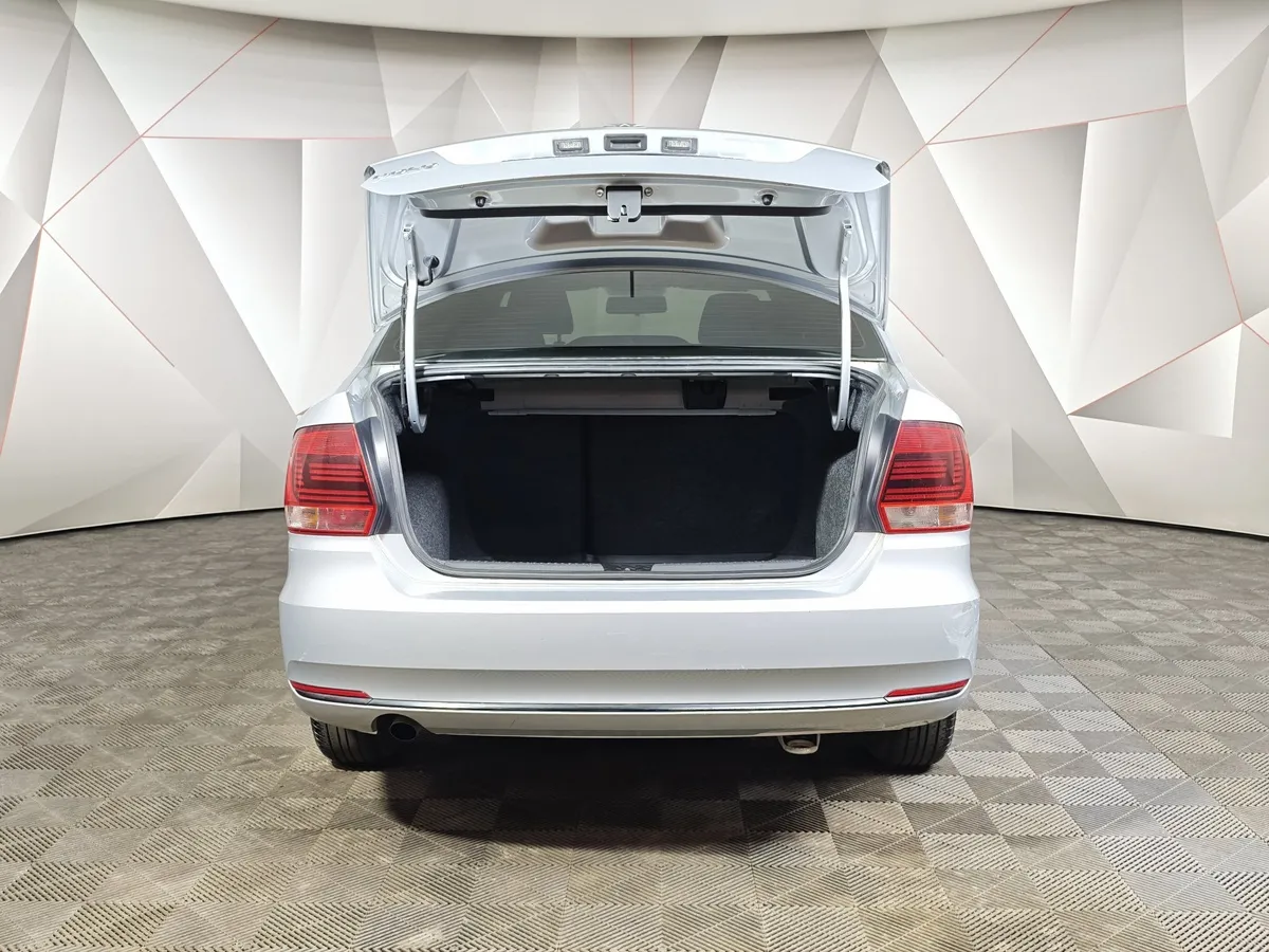 Volkswagen Polo 1.6 Tiptronic (105 л.с.) Comfortline Серебристый в АВИЛОН. Слайд №11 Volkswagen Polo 1.6 Tiptronic (105 л.с.) Comfortline Серебристый в АВИЛОН. Слайд №11