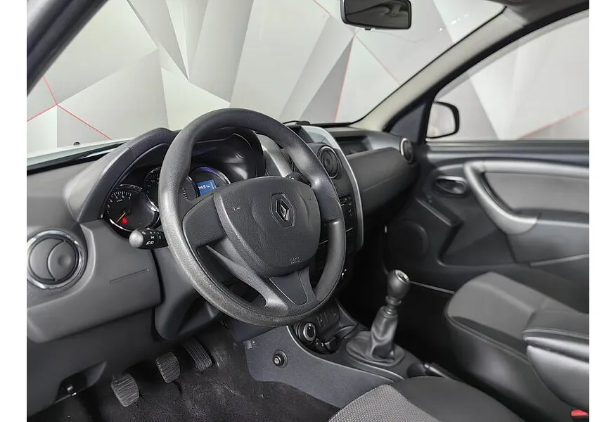 Renault Duster 2.0 MT 4x4 (143 л.с.) Белый в АВИЛОН. Слайд №18