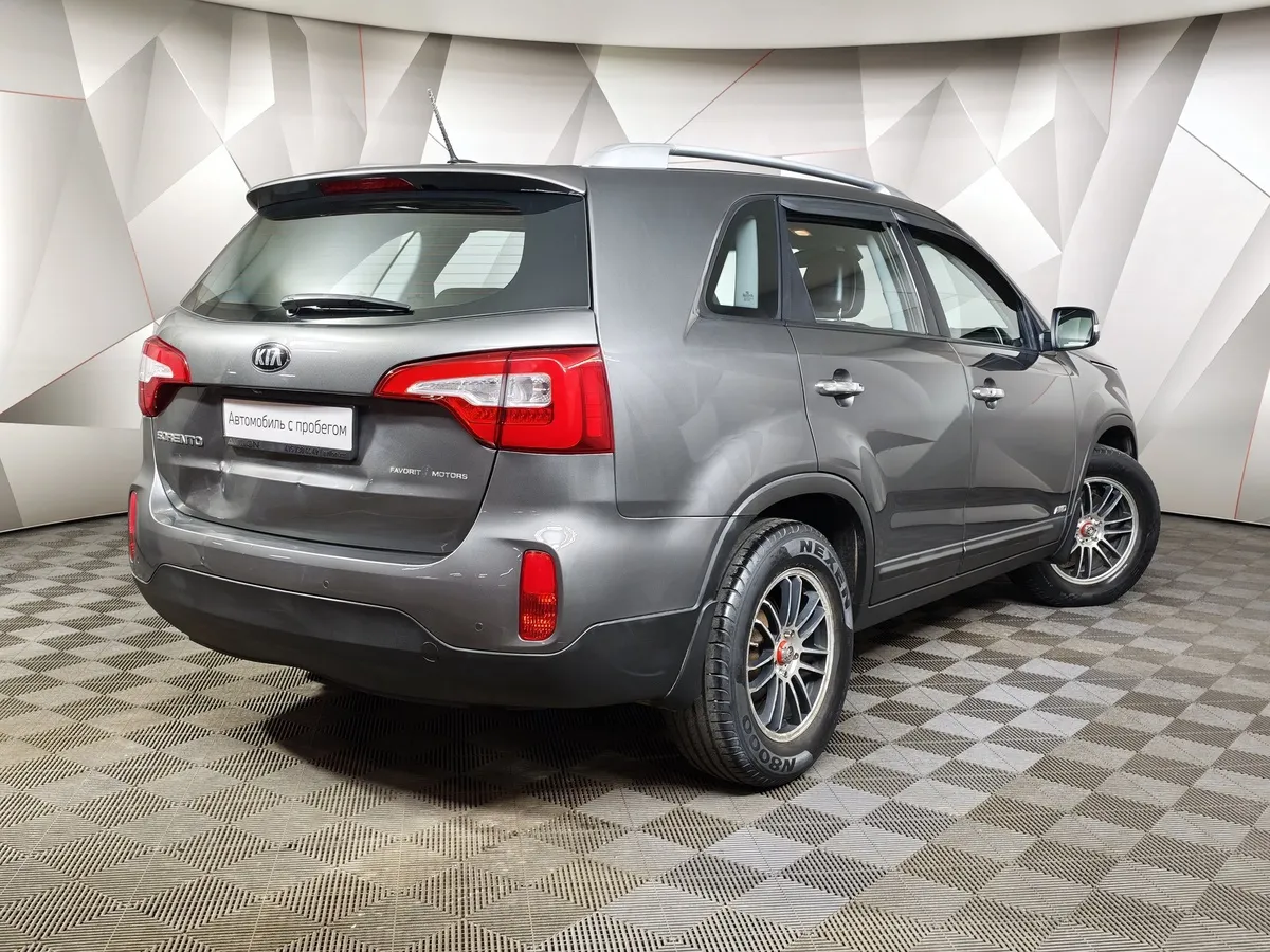 Kia Sorento 2.4 AT 4WD (175 л.с.) Comfort Серый в АВИЛОН. Слайд №2